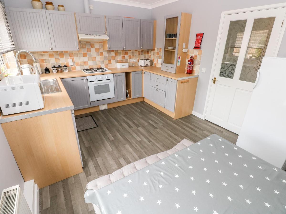 23 Charles Thomas Avenue Villa Pembroke Dock Luaran gambar