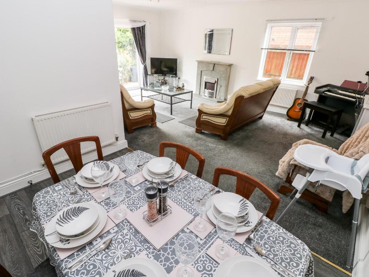 23 Charles Thomas Avenue Villa Pembroke Dock Luaran gambar