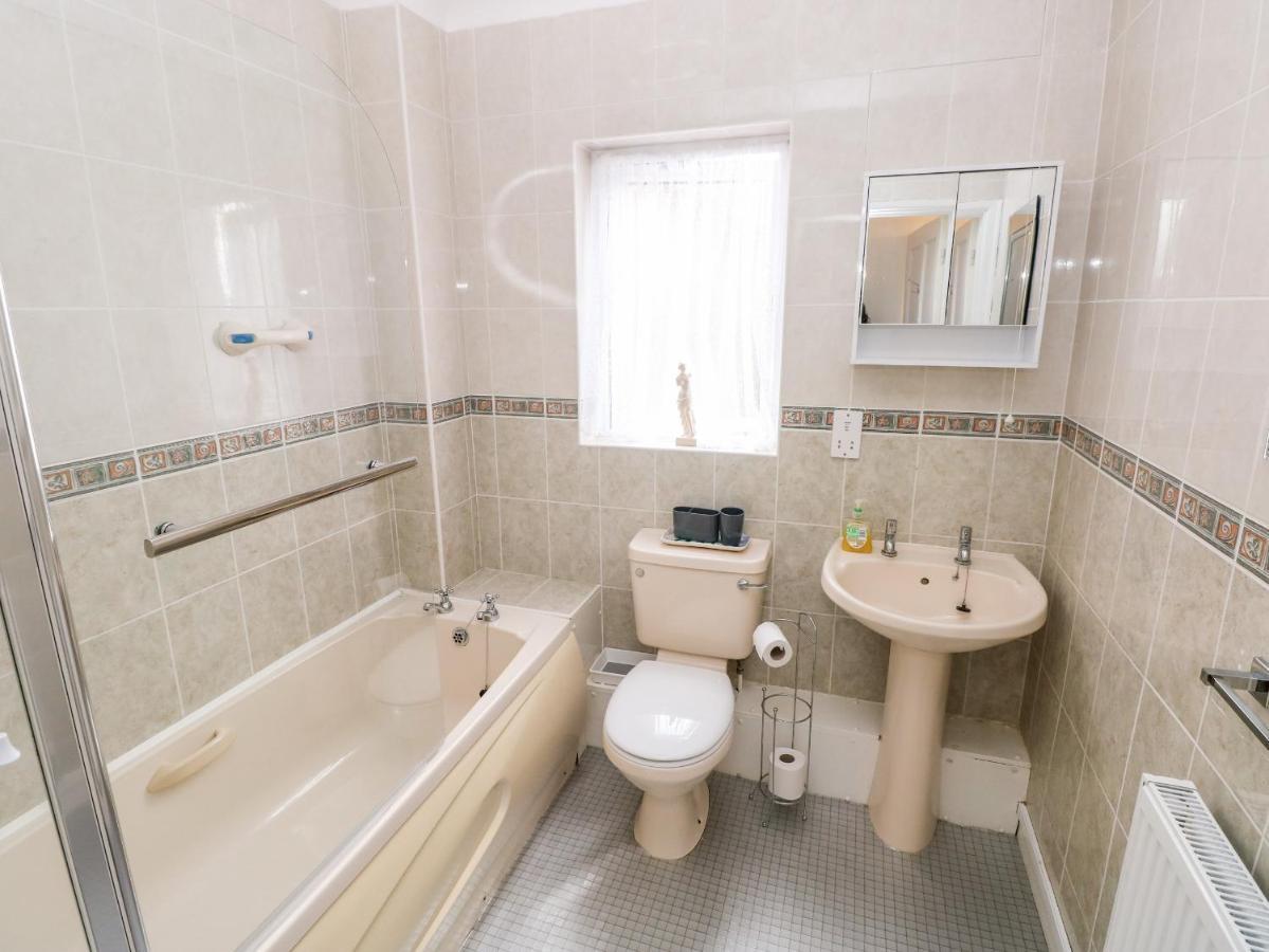 23 Charles Thomas Avenue Villa Pembroke Dock Luaran gambar